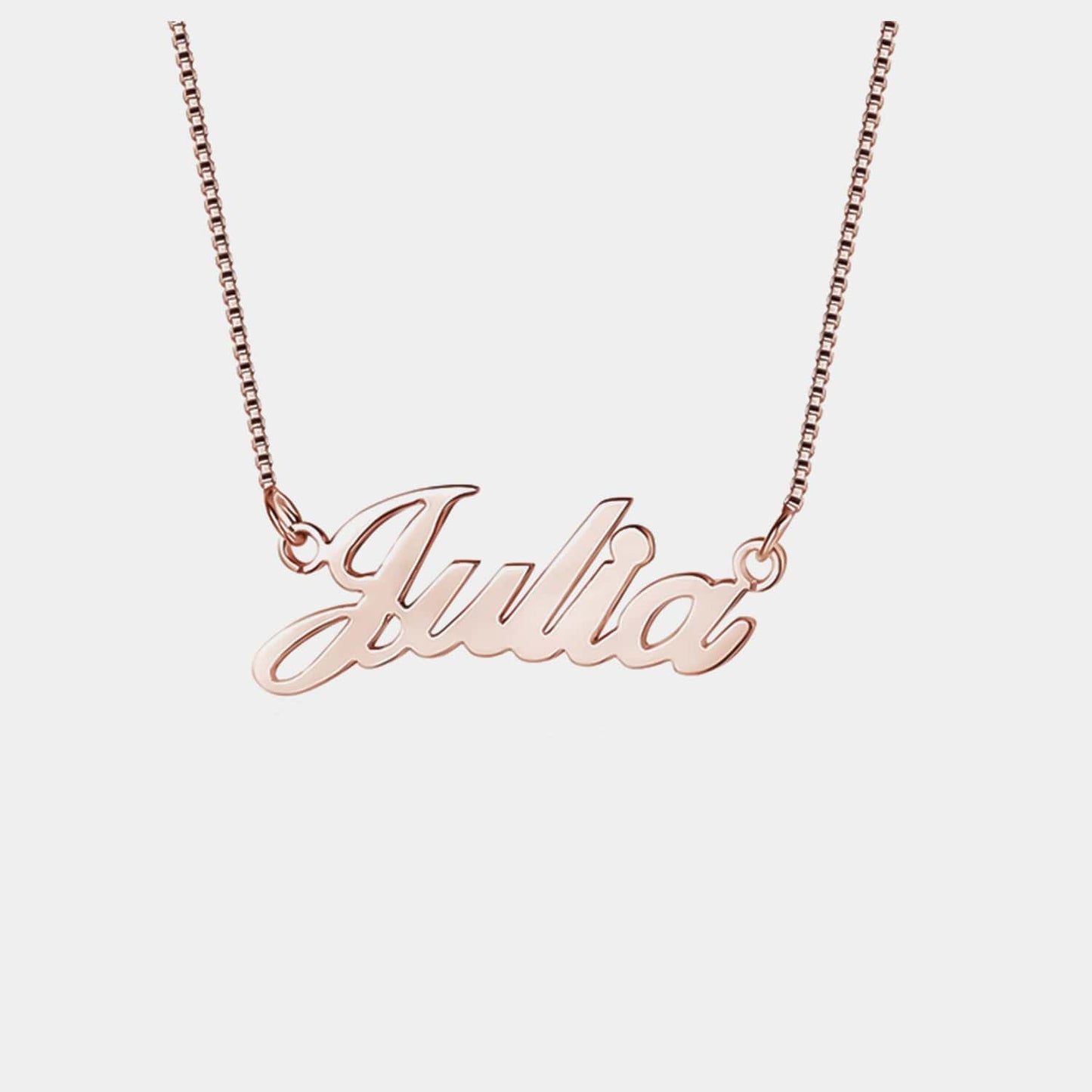Collar con nombre de moda