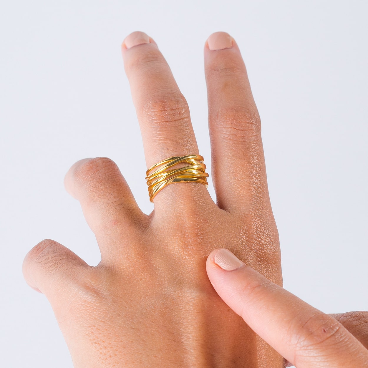 Anillo entrelazado solidario