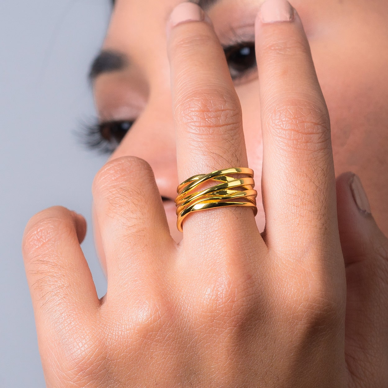 Anillo entrelazado solidario