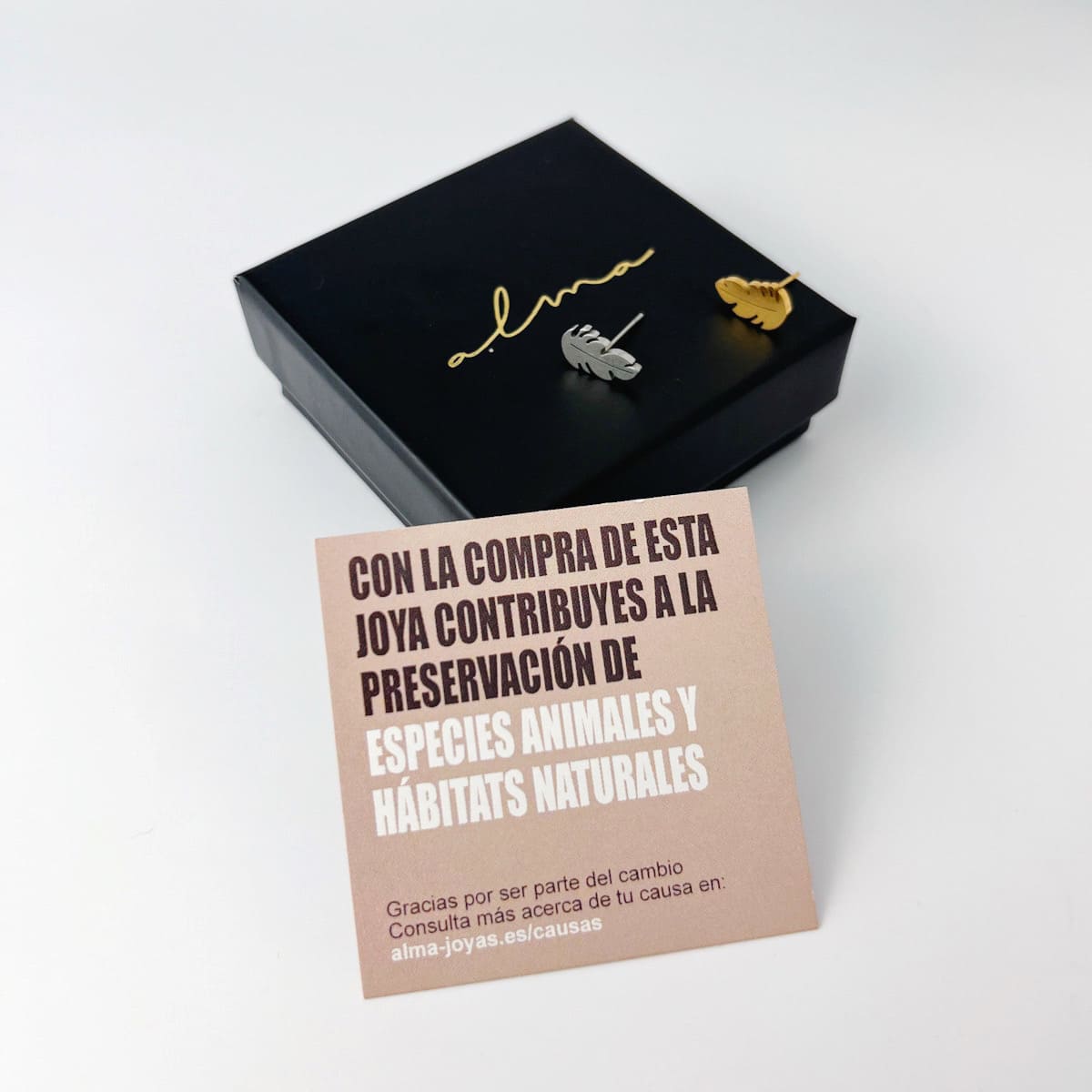 Pendientes solidarios alas