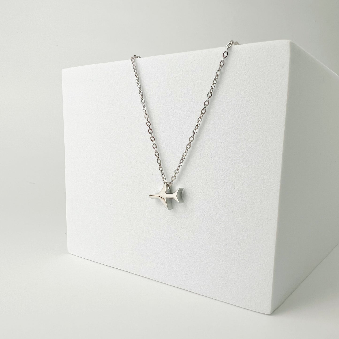 Collar solidario Wanderlust