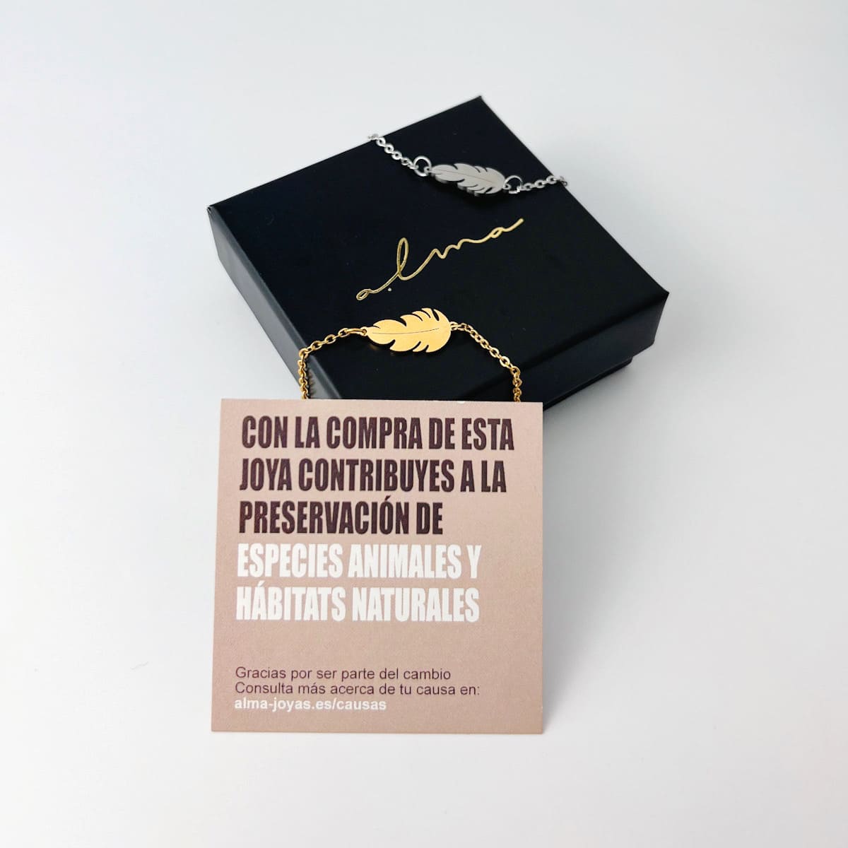 Pulsera pluma solidaria
