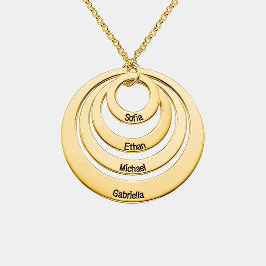 Collar de cuatro anillos con nombres para toda la familia