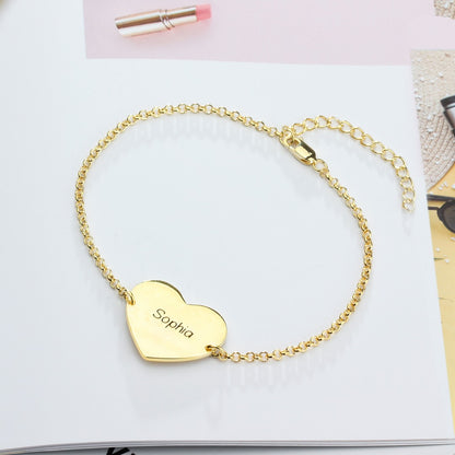 Pulsera con dibujo en corazón de plata