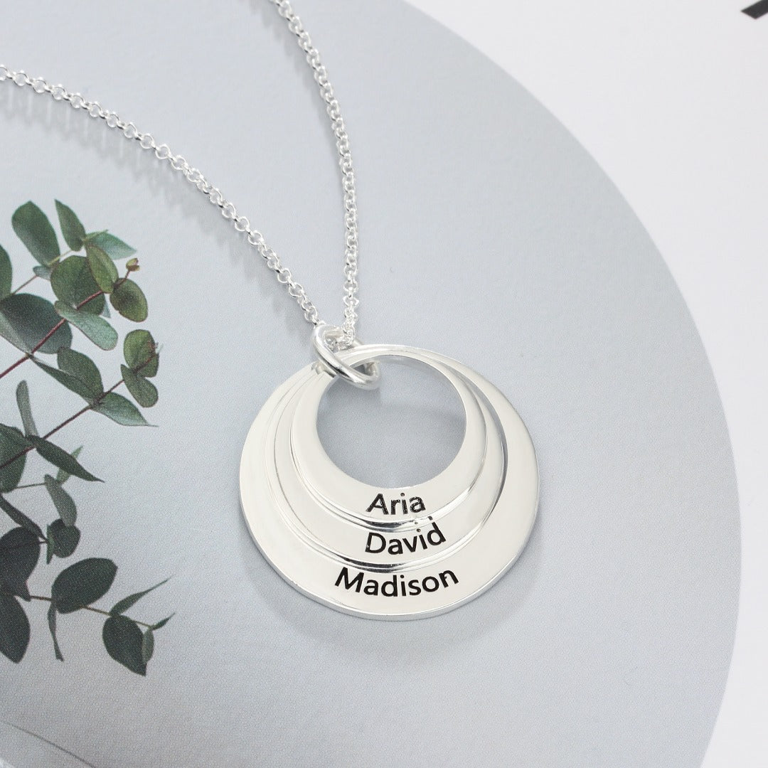 Collar de tres anillos de plata con nombres