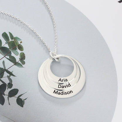 Collar de tres anillos de plata con nombres
